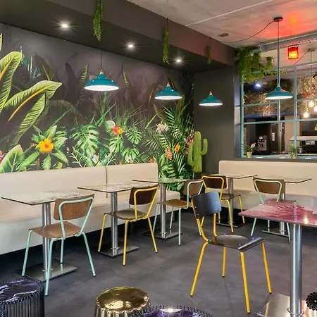 Отель Ekho Hotel Grenoble Nord Saint Egreve 2*