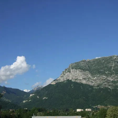 Hotel Ekho Grenoble Nord Egrève 2*