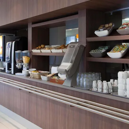 Отель Ekho Hotel Grenoble Nord Saint Egreve Сент-Эгрев